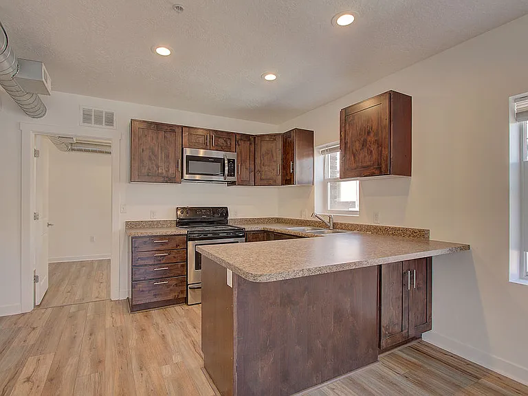 419 E 200 S #206 — Photo 2