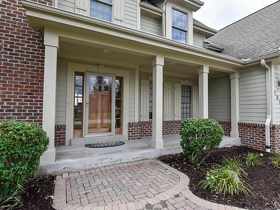 2nd image of 1047 W Rosewood Trl