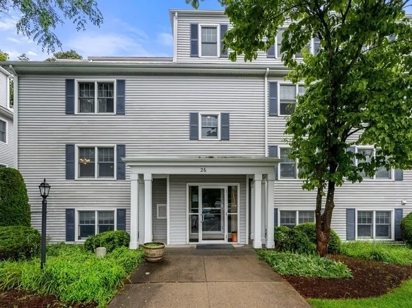 26 Webb Pl APT 1A, Mansfield, MA 02048