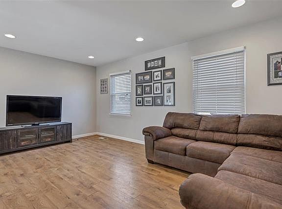 5th image of 3217 Bristol Hall Dr