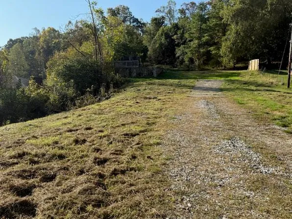 4607 Catletts Creek Rd, Catlettsburg, KY 41129