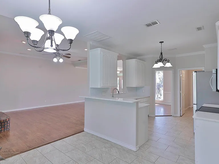 342 Pilgrim Rd — Photo 8