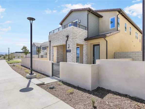 27109 Tamarack Ln, Stevenson Ranch, CA 91381