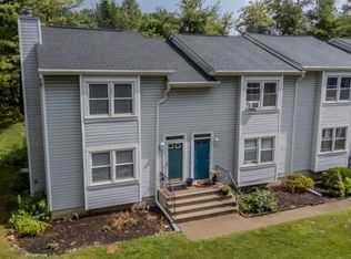 50 Village Dr, Hamburg, NJ 07419