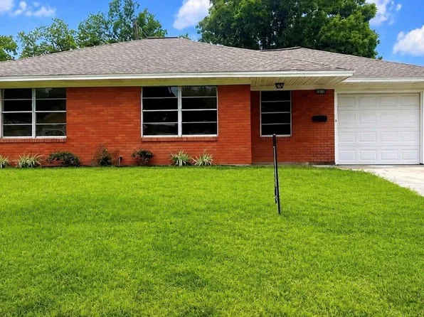 2102 Blueberry Ln, Pasadena, TX 77502