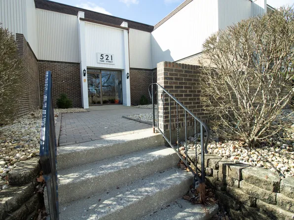 521 73rd St APT 104, Downers Grove, IL 60516