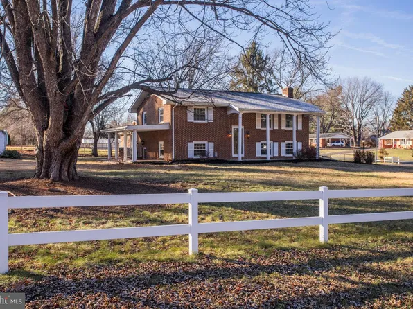 12 Essex Rd, Grottoes, VA 24441