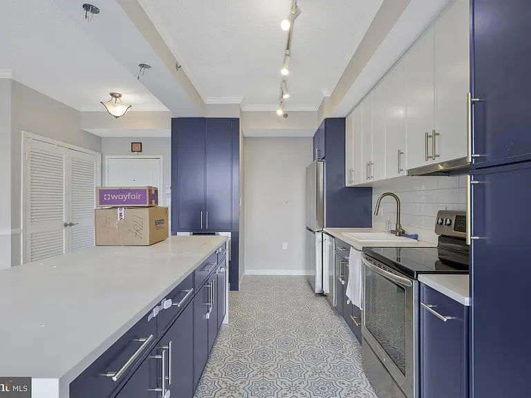 1211 S Eads St #1704 — Photo 7