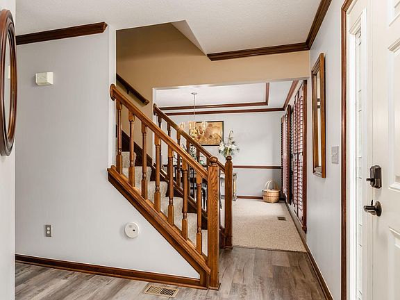 5th image of 5530 Cloverdale Dr