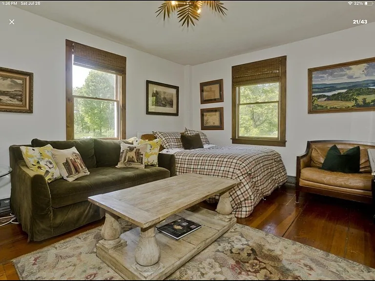 1049 Upper Church St — Photo 13