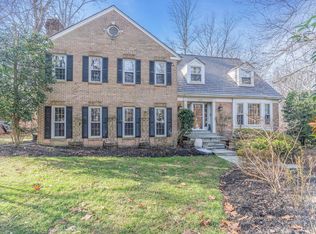 1082 Old Cedar Rd, Mc Lean, VA 22102