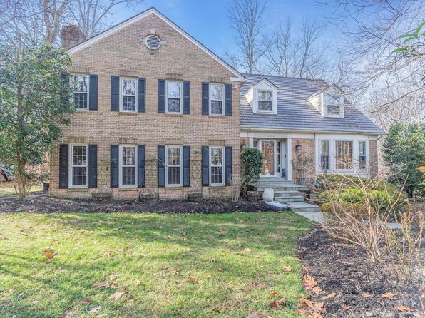1082 Old Cedar Rd