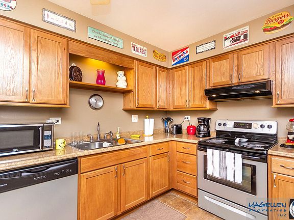 3rd image of 712 Villa Ave #14-127