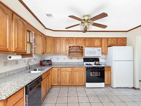 5th image of 1112 W Villa Dr