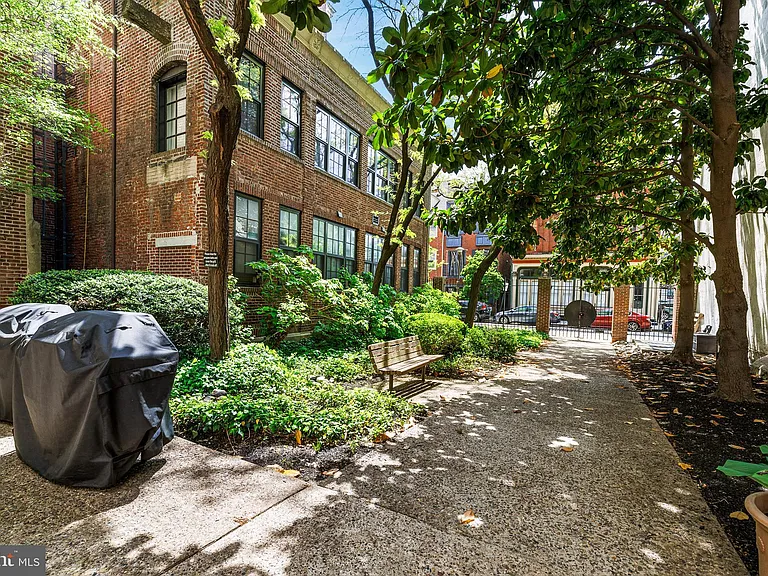 315 New St #517 — Photo 32