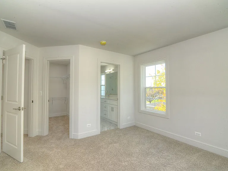 214 N Walnut St — Photo 17