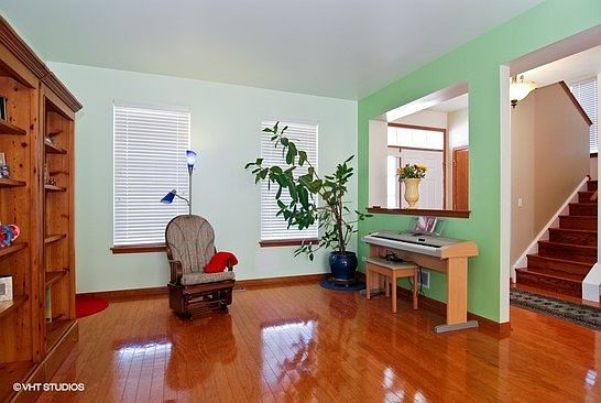 2nd image of 3221 Heritage Blvd