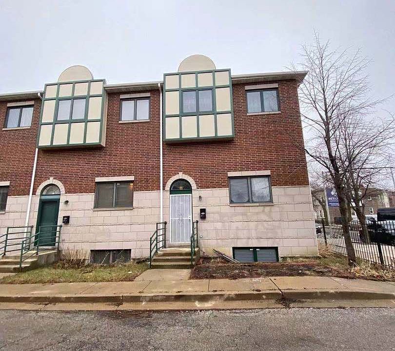 1st image of 3511 S Hoyne Ave APT 1