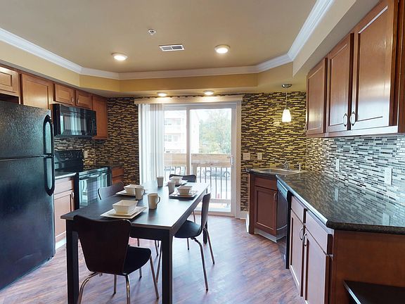 3rd image of 2209 Sweet Home Rd #67