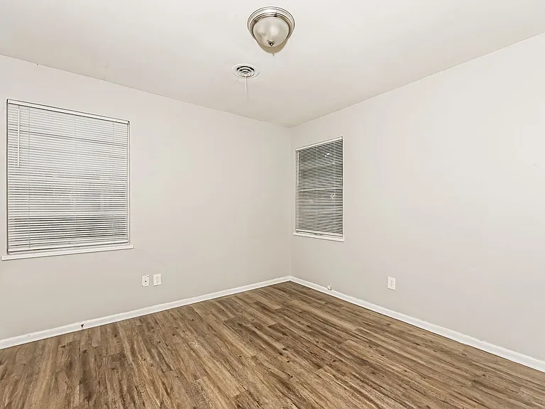 2207 Dennis St — Photo 13