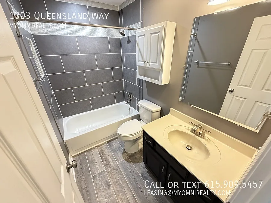 1303 Queensland Way — Photo 2