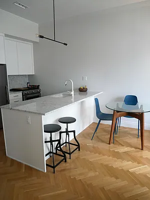 Rented by Hillel Realty Group | media 7