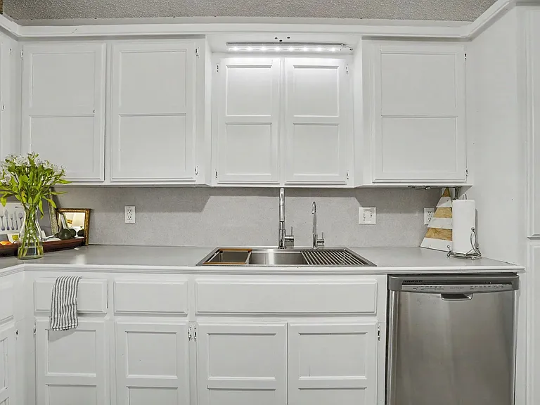 710 Christmas Ln — Photo 11