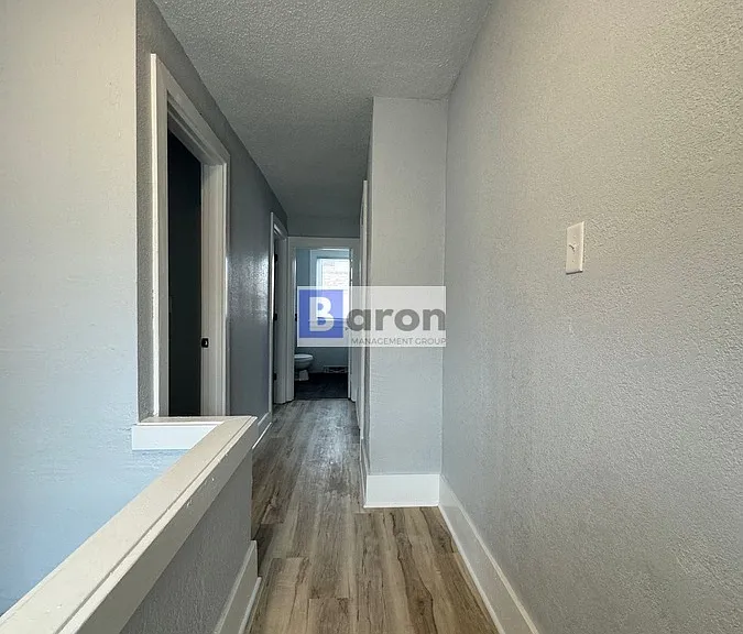 205 E Victoria St — Photo 6
