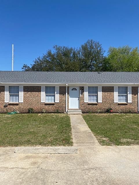 1st image of 3220 Redwood Ln