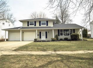 438 Willow Green Dr, Amherst, NY 14228