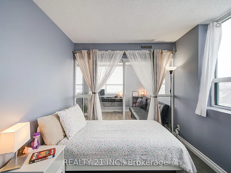 1665 Pickering Pkwy #607 — Photo 28