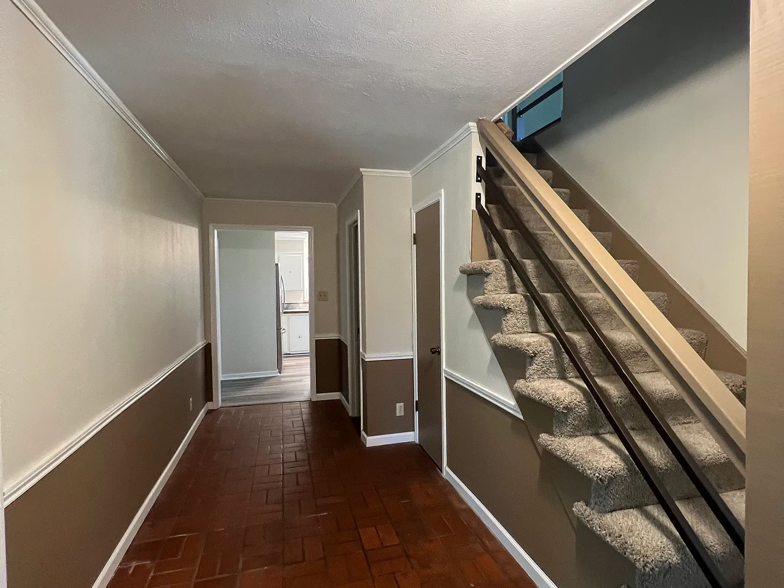 5 bed, 2.5 bath, $2,200 — Photo 2