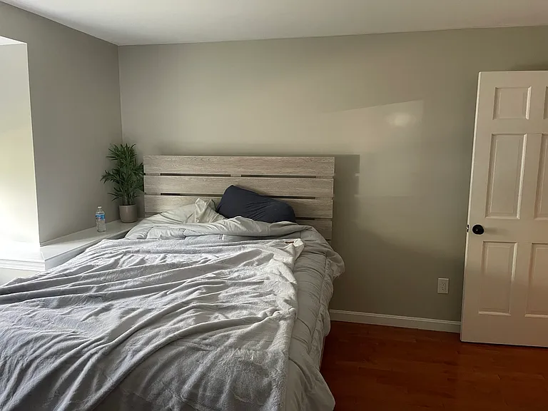 35 School St #19 — Photo 13
