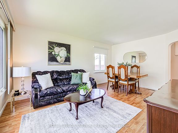 5th image of 2922 Portage Rd