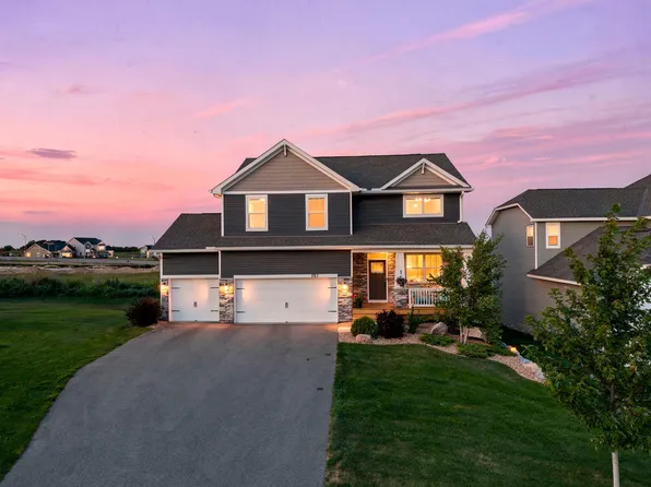 1723 August Dr, Shakopee, MN 55379