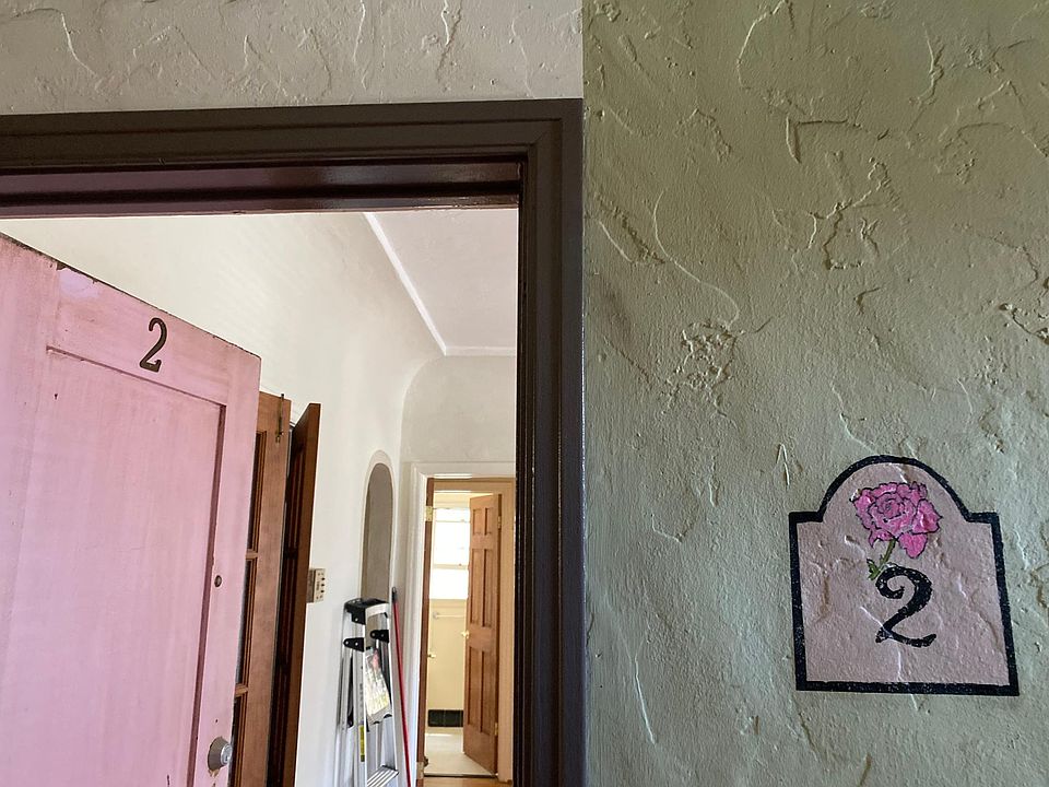 1st image of 412 S Cochran Ave #2