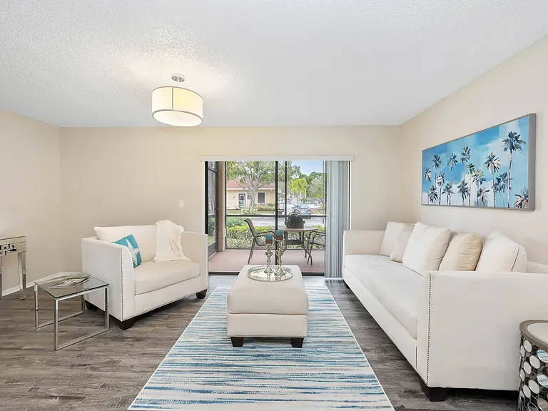 10X Harbour Palms — Photo 27