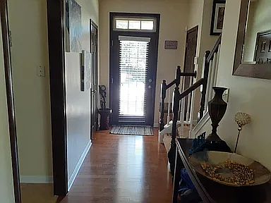 3rd image of 6165 Thorncrest Dr