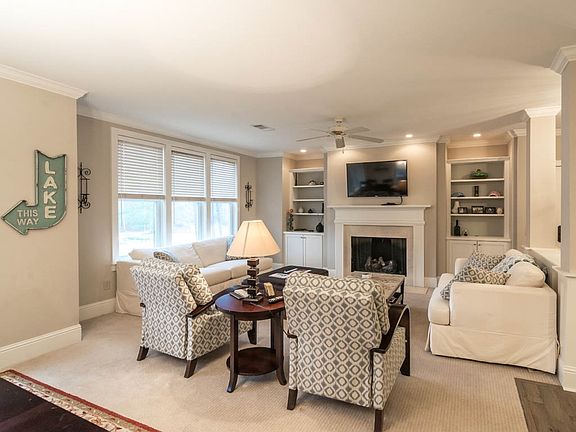 4th image of 1020 Creekside Unit C