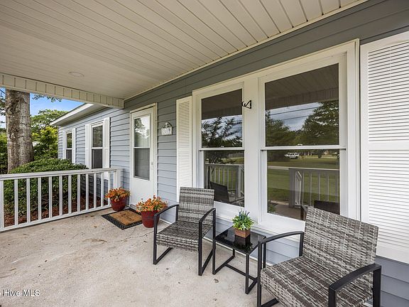 3rd image of 2402 S Lakeview Drive
