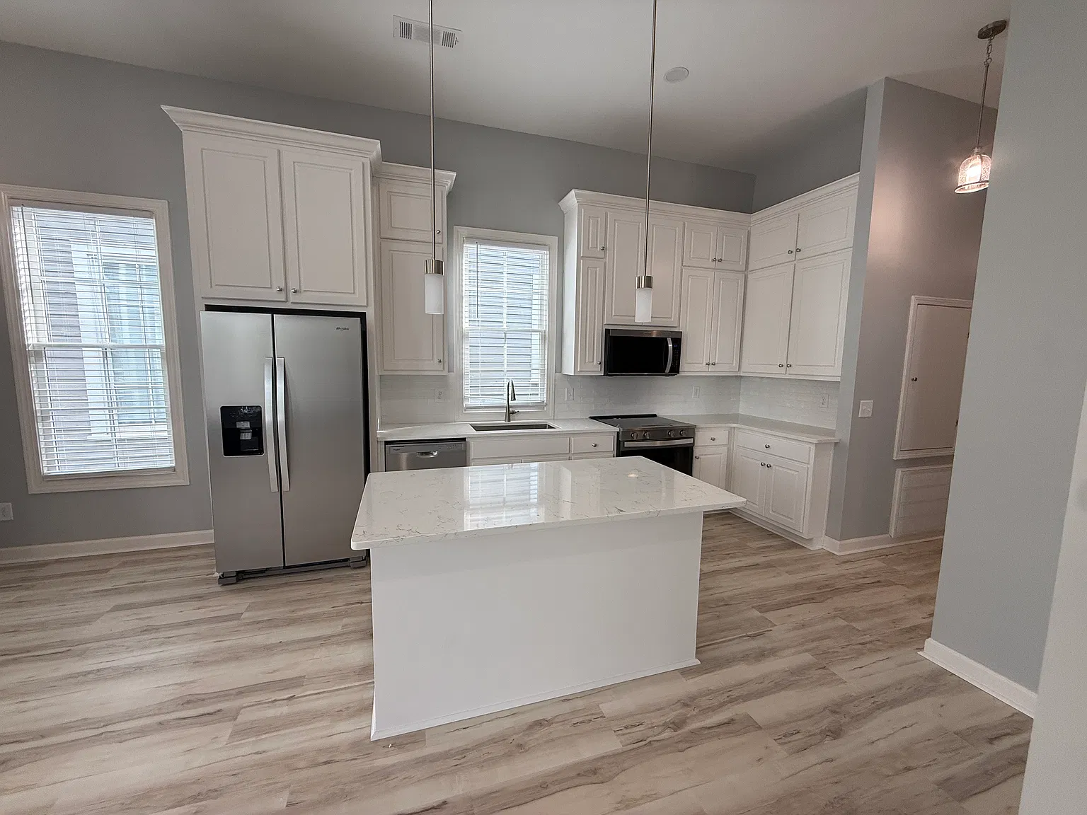 2 bed, 1000 sqft, $1,600 — Photo 4