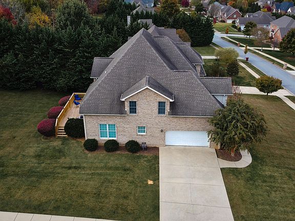5th image of 1020 Willows Trace Dr