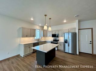 3515 S Broek Dr, Sioux Falls, SD 57106