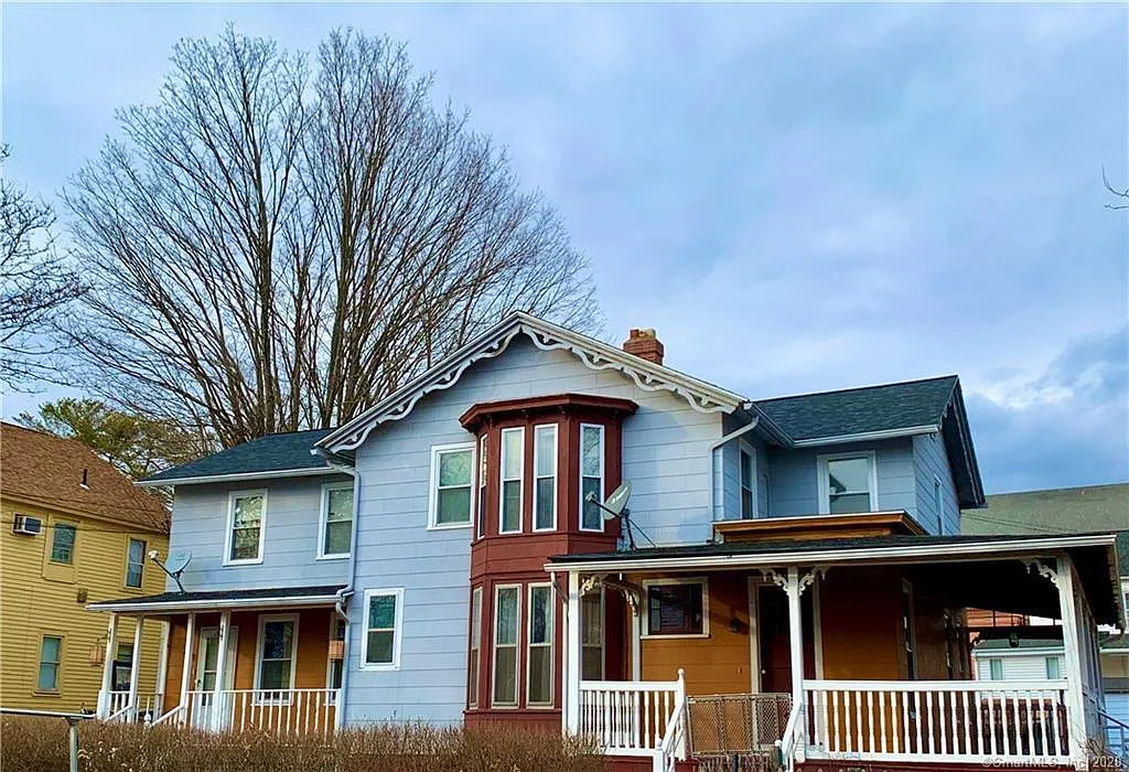 4 Niles Rd — Photo 1