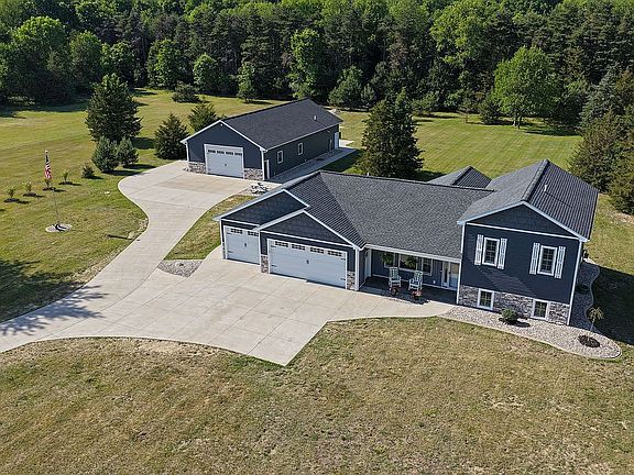 3rd image of 12144 Sandstone Dr