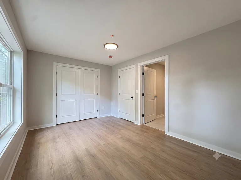358 Campbell Ave — Photo 4