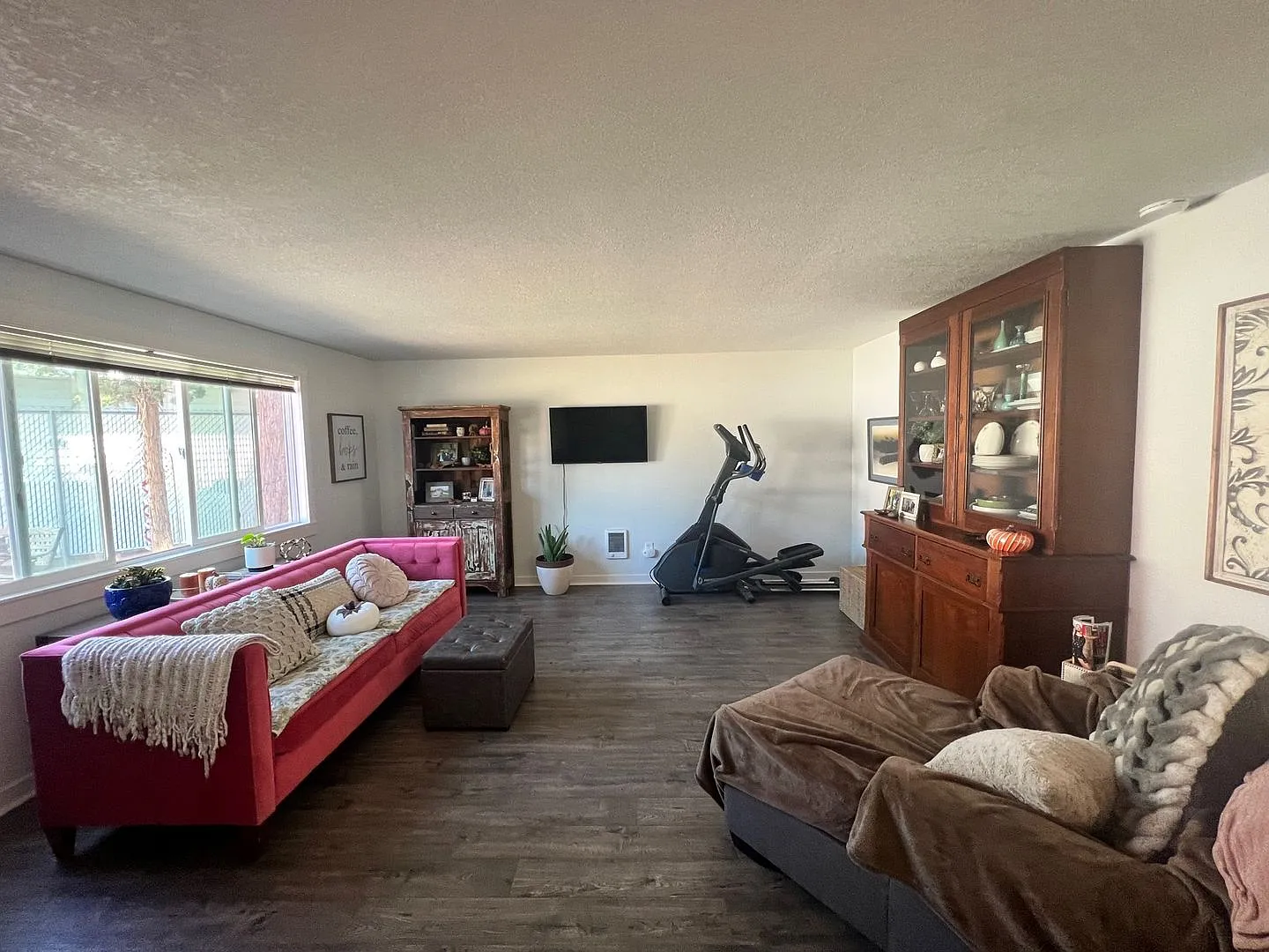 Single Level Home on Large Lot and Cul De Sac — Photo 2