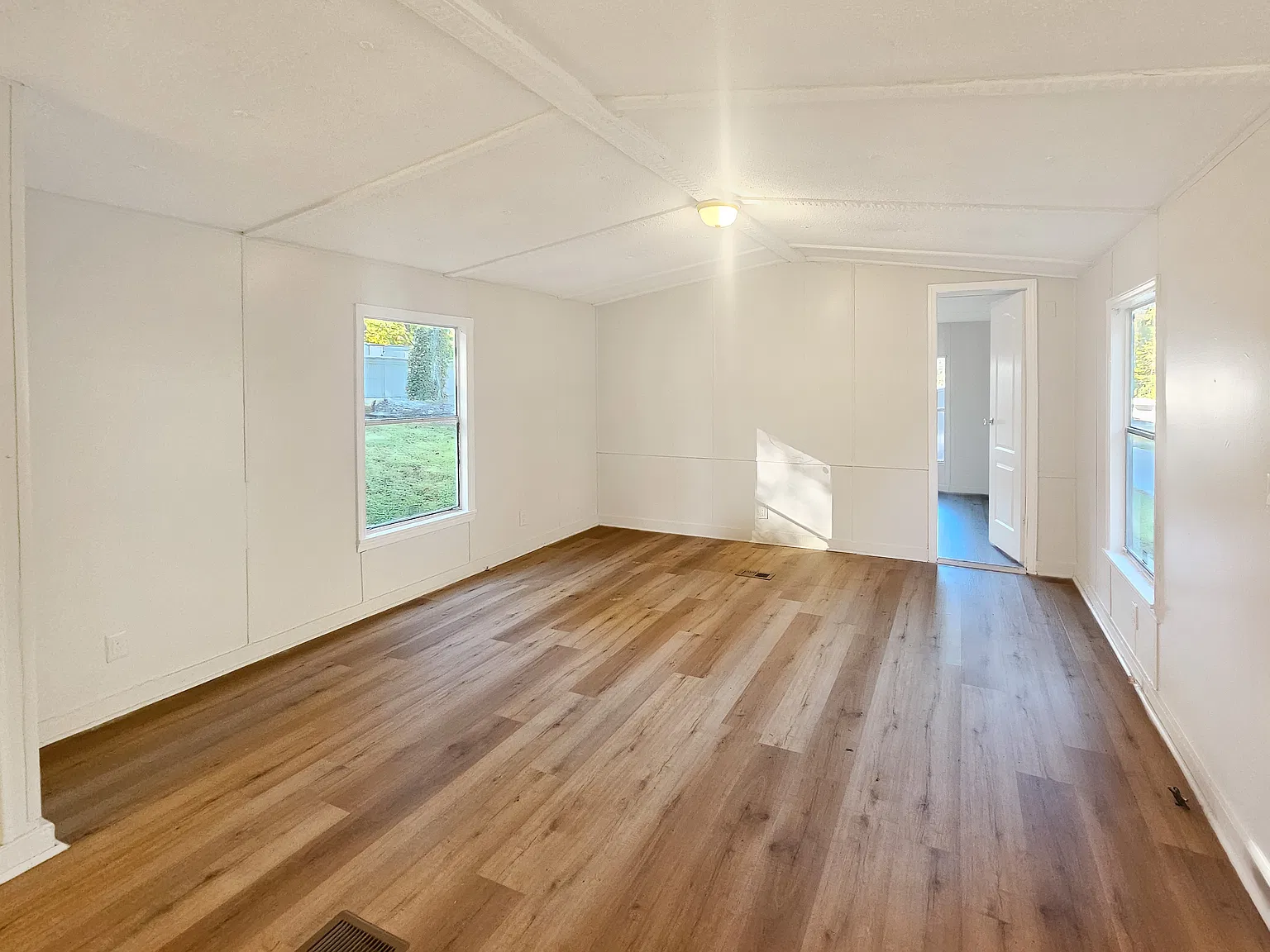 412 McElhaney Rd — Photo 4