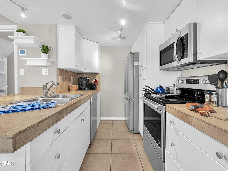 14247 N Boxwood Ln — Photo 15