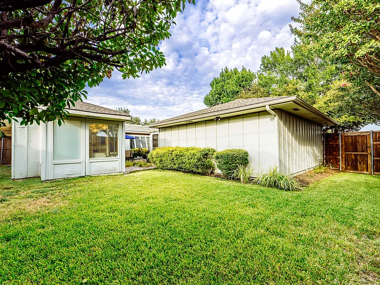 6002 Blue Bay Dr — Photo 33